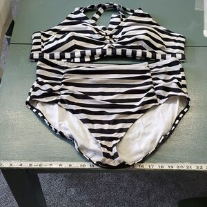 ISLAND RAYS 3X BLACK AND WHITE STRIPED TWO PEICE BATHING SUIT..cruise